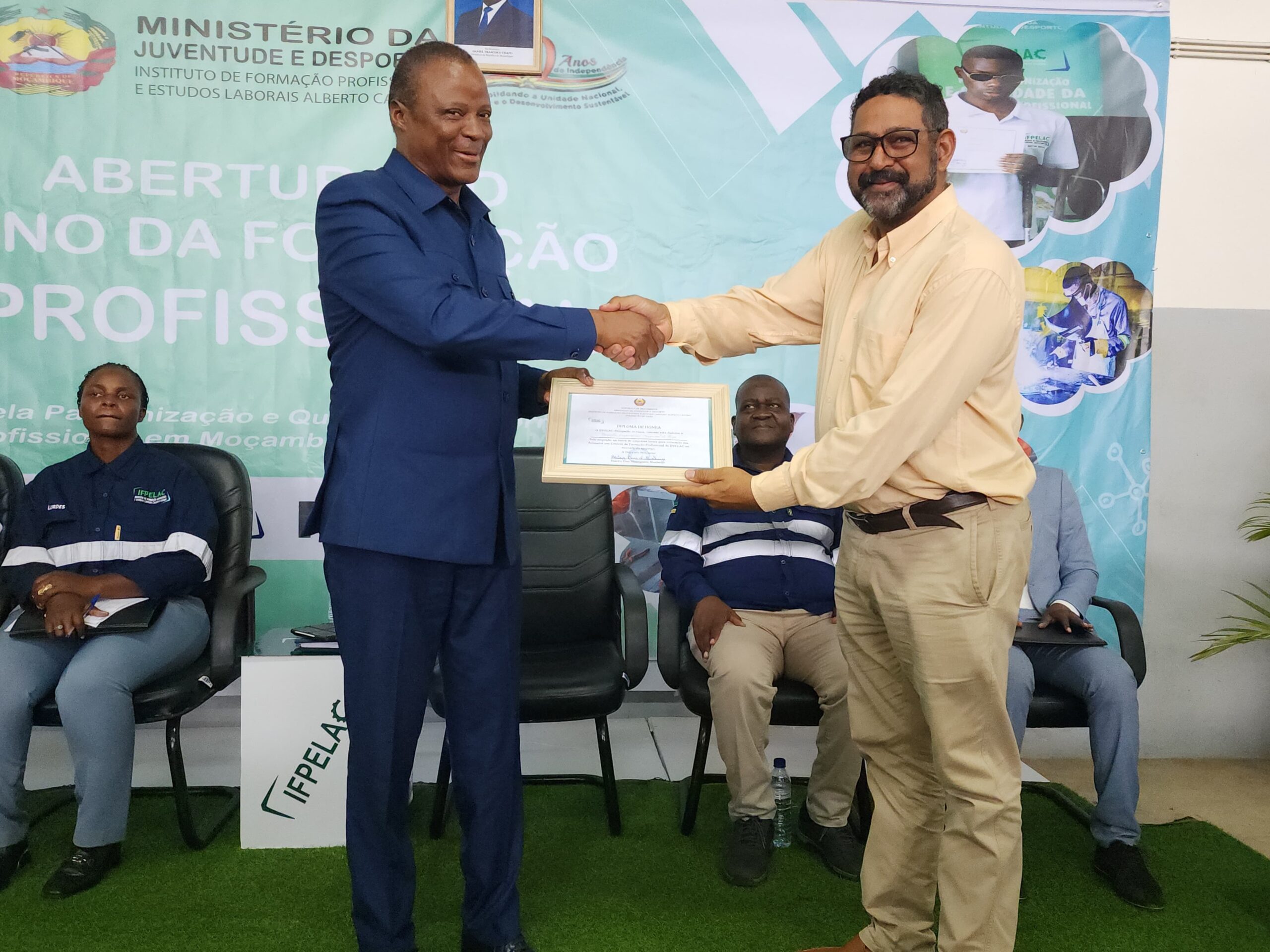 FORMAÇÃO PROFISSIONAL: CEP-Gaza Reconhecido pelo IFPELAC pela sua Contribuição na Integração dos Graduados no Mercado de Trabalho